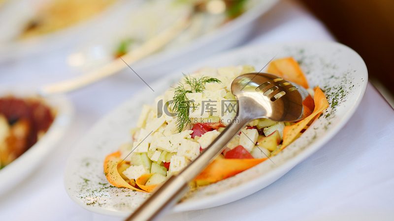 食品批发进货：如何有效对比厂家价格